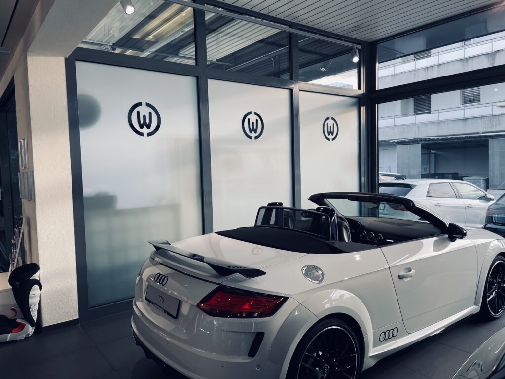 g-brueckenbauer gmbh - Garage Wismer Showroom Sichtschutz